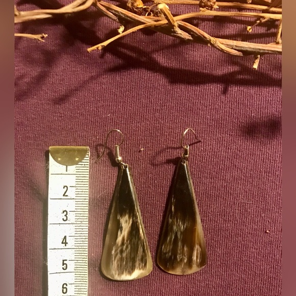 VINTAGE HAND CARVED BONE DANGLE - Picture 4 of 5